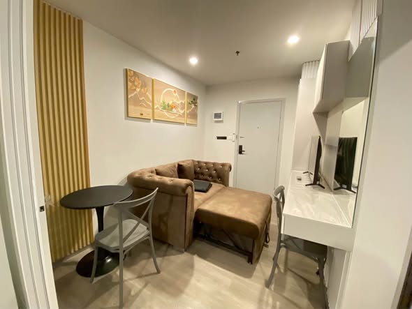 bedroom and room interior of Regent Home Wutthakat