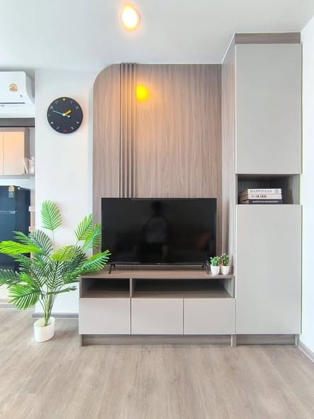 living room and room interior of Regent Home Wutthakat