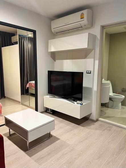 bedroom and kitchen of Rhythm Asoke 2
