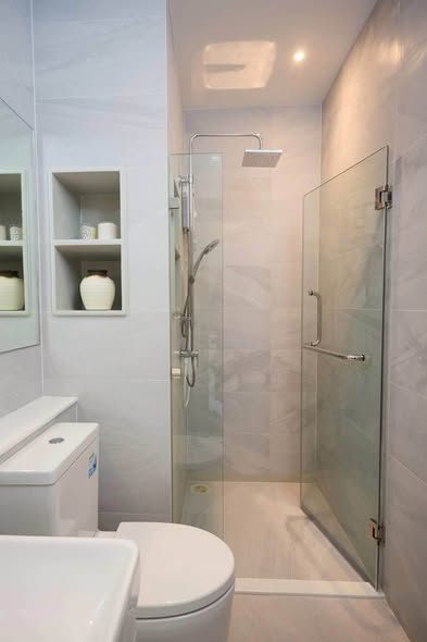 room interior and bathroom of Rhythm Ekkamai Estate