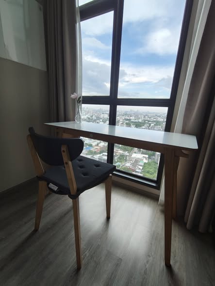 room interior of RHYTHM Ekkamai