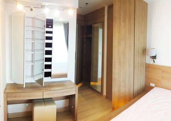 bedroom and room interior of RHYTHM Phahon-Ari