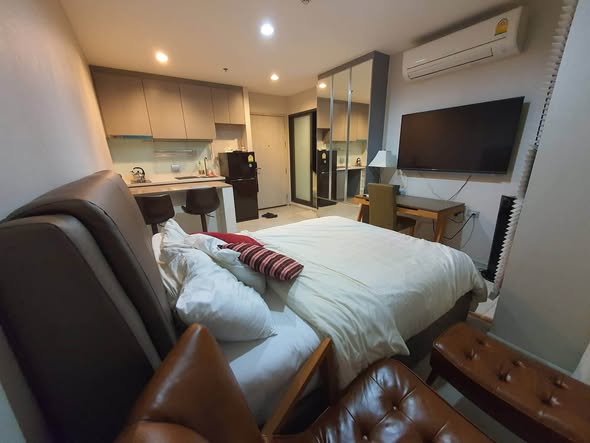 bedroom of Rhythm Sukhumvit 36-38