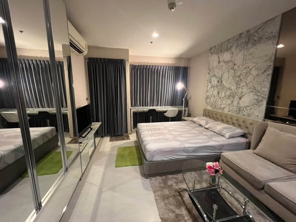 bedroom of Rhythm Sukhumvit 36-38