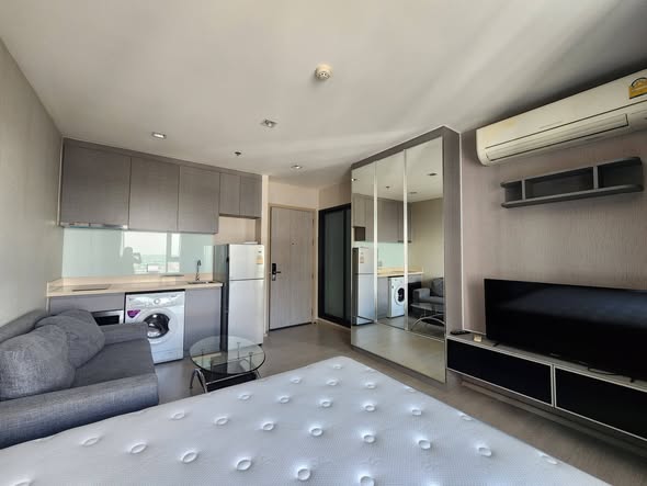 bedroom of Rhythm Sukhumvit 36-38
