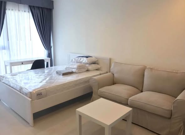 bedroom of Rhythm Sukhumvit 36-38
