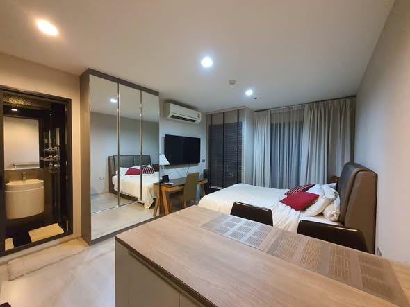 bedroom of Rhythm Sukhumvit 36-38