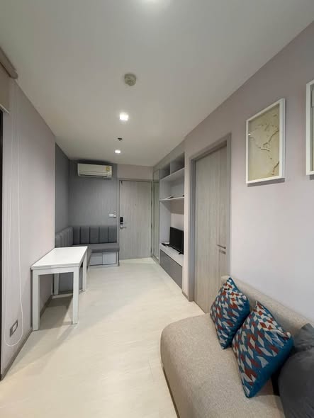 living room and bedroom of Rhythm Sukhumvit 36-38