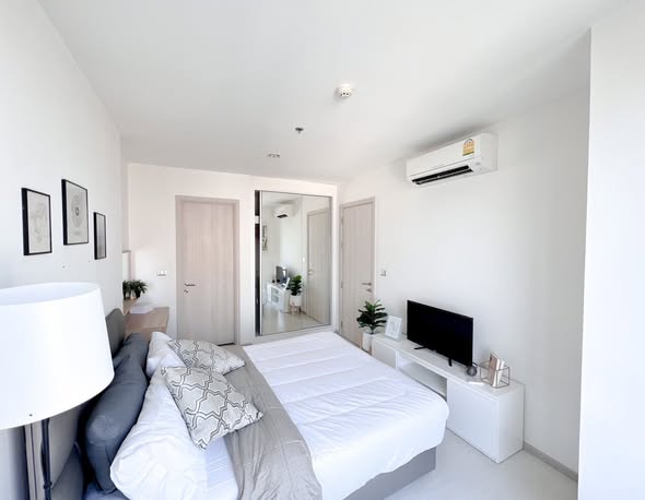 bedroom of Rhythm Sukhumvit 42