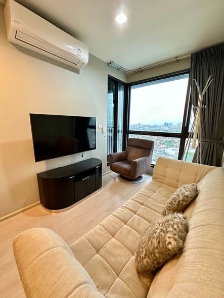 bedroom and living room of RHYTHM Sukhumvit 44/1