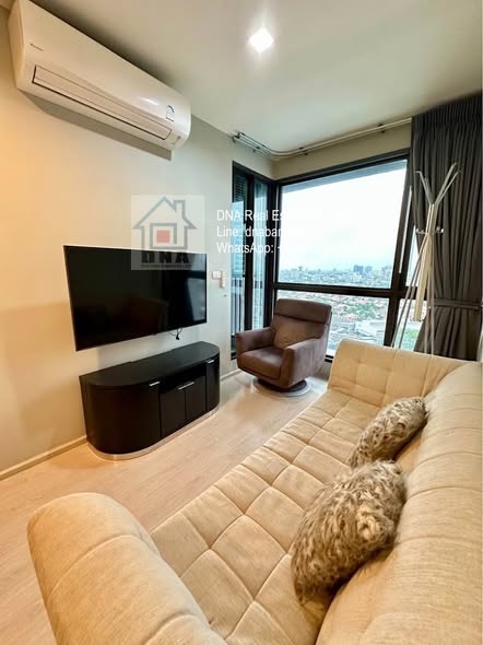 living room and bedroom of RHYTHM Sukhumvit 44/1
