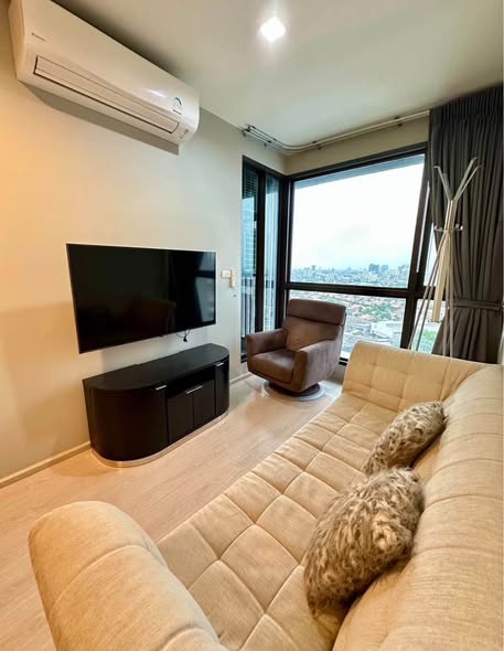 living room and bedroom of RHYTHM Sukhumvit 44/1