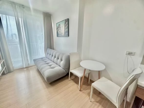 living room of Rhythm Sukhumvit 50