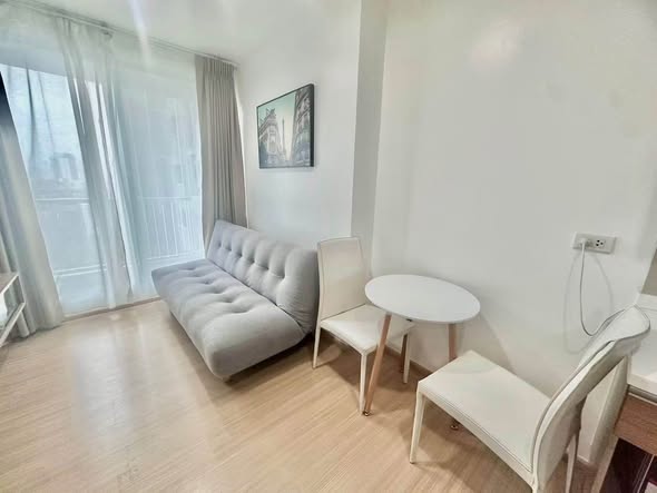 living room of Rhythm Sukhumvit 50