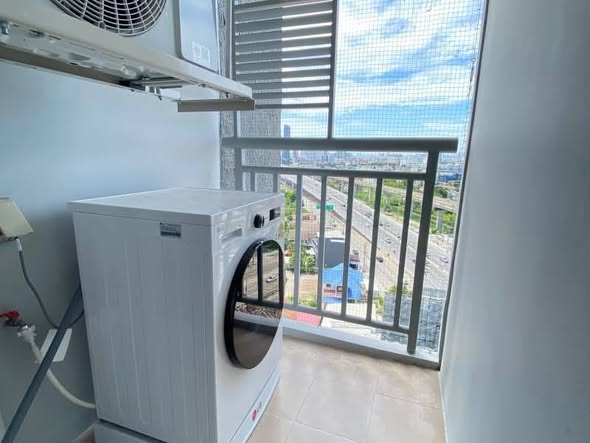 bathroom of Rich Park Chao Phraya