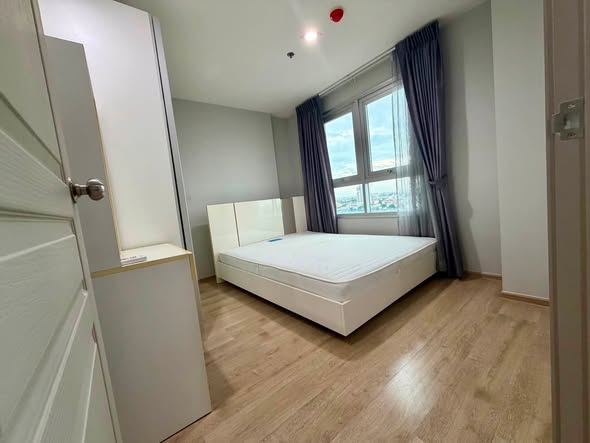 bedroom of Rich Park Chao Phraya