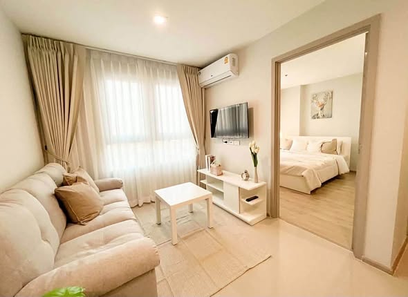 bedroom and living room of Rich Park Chao Phraya