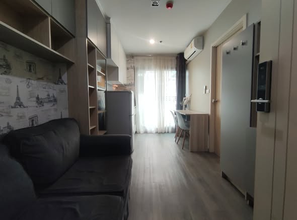 bedroom of Rich Park Triple Station