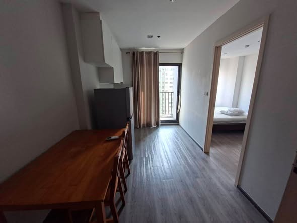bedroom of Rich Park Triple Station