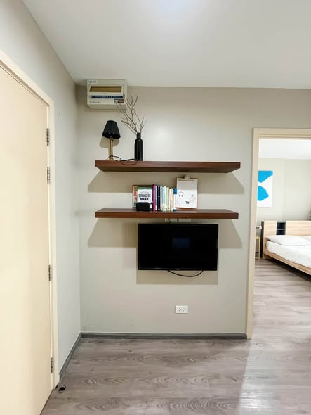 bedroom of Rich Park Triple Station