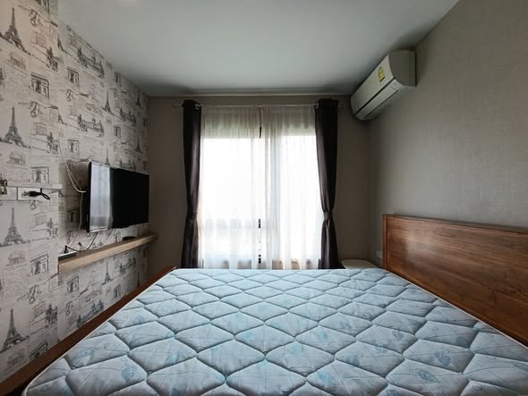 bedroom of Rich Park Triple Station