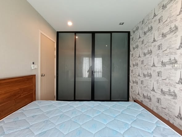 bedroom and room interior of Rich Park Triple Station
