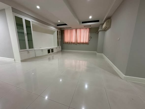 Royal Castle Condominium
