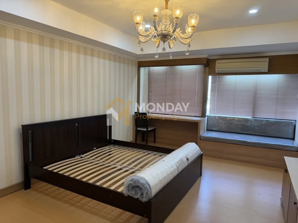 bedroom of Royal Nine Residence