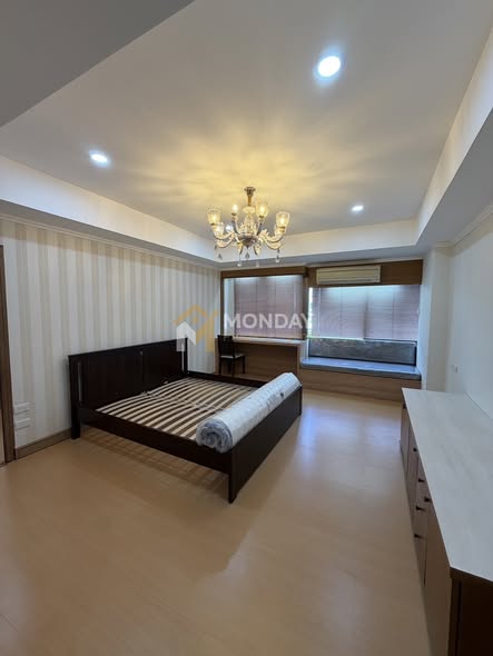 bedroom of Royal Nine Residence