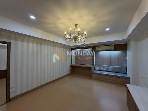 Royal Nine Residence