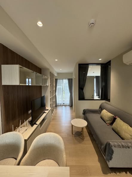 living room of Runesu Thonglor 5 (รูเนะสุ ทองหล่อ 5)