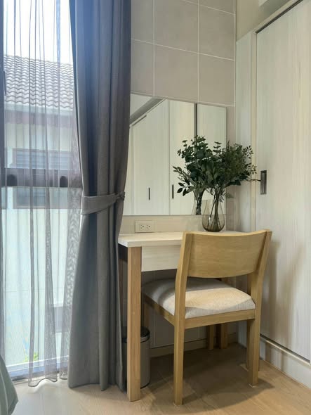 room interior and bathroom of Runesu Thonglor 5 (รูเนะสุ ทองหล่อ 5)