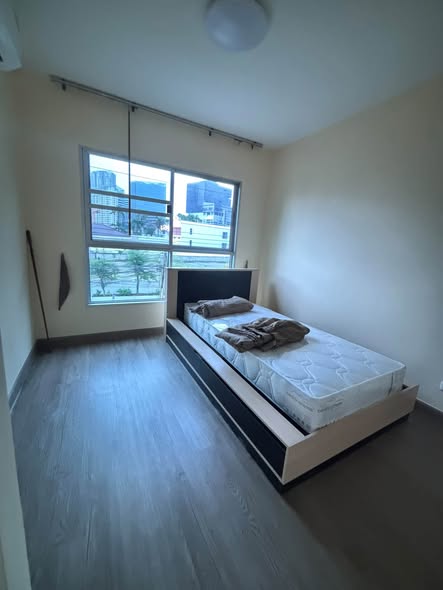 bedroom of S&S Sukhumvit Condominium