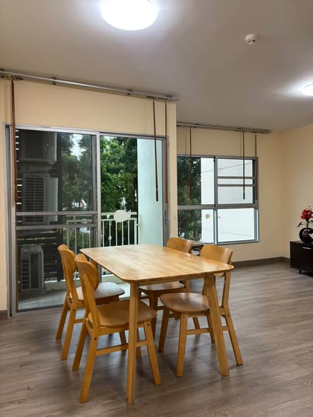room interior of S&S Sukhumvit Condominium