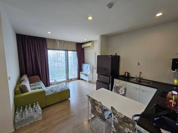 living room and bedroom of S1 Rama 9 Condominium