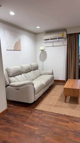 living room of Sampoom Garden Condominium