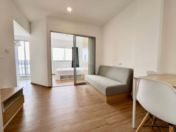 bedroom and room interior of SENA Kith Thepharak – Bangbo เสนา คิทท์ เทพารักษ์ – บางบ่อ