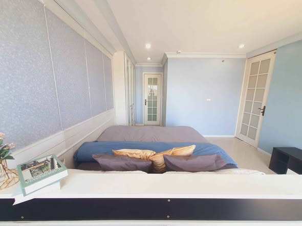 bedroom of Sense of London Condo