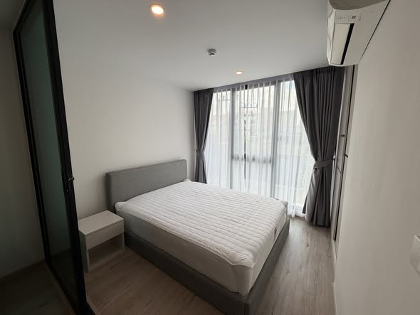 bedroom and room interior of Serio Sukhumvit 50