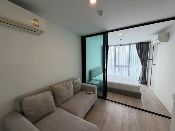 bedroom and room interior of Serio Sukhumvit 50