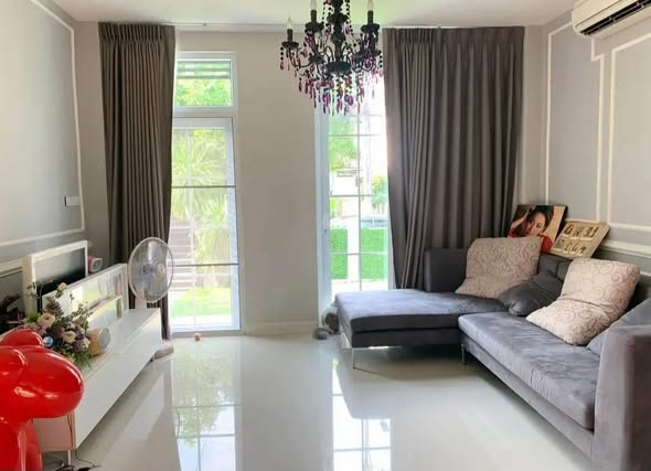 bedroom and living room of Setthasiri Krungthep Kreetha 2
