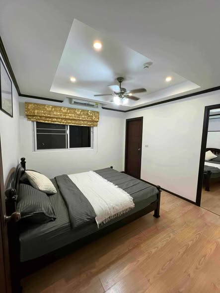 bedroom of Siam Oriental Twins