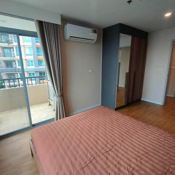bedroom of Siamese Nang Linchi Condo