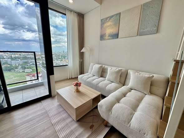 bedroom and living room of Siamese residence landmark @ MRTA station