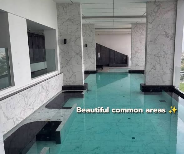 pool of Siamese residence landmark @ MRTA station