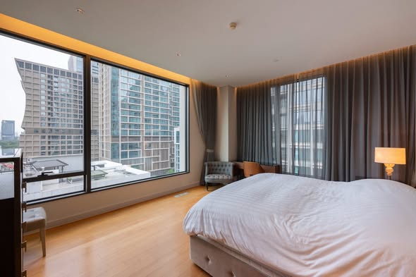 bedroom of Sindhorn Residence