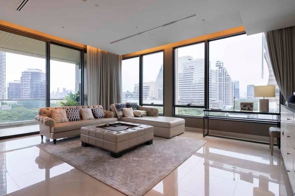 bedroom and living room of Sindhorn Residence