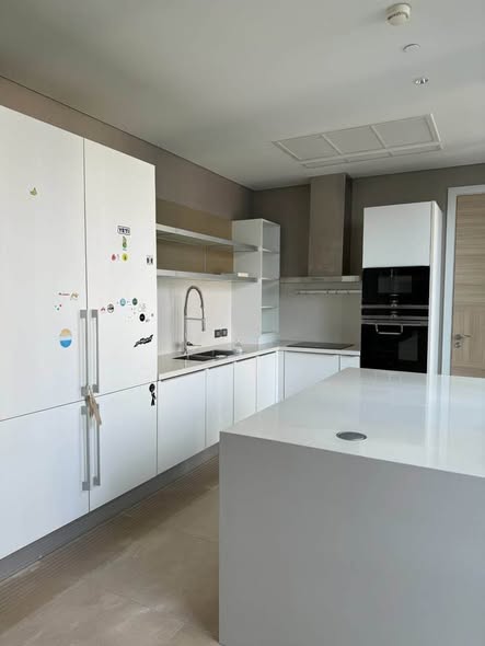 kitchen of Sindhorn Residence