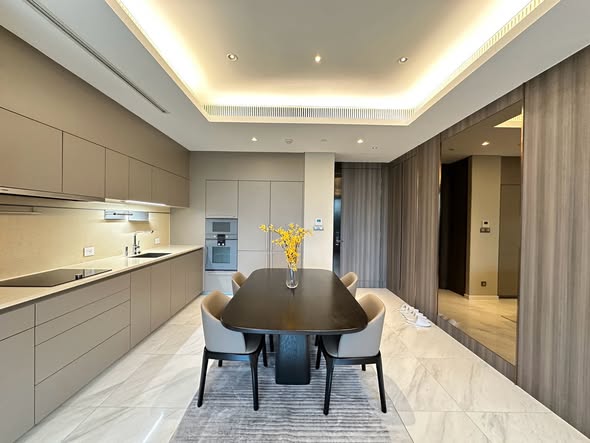 kitchen of Sindhorn Tonson