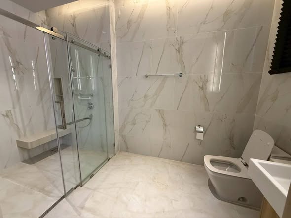 bathroom of SIRANINN RESIDENCES | ศิรนินทร์ เรสซิเดนเซส